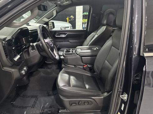 Used 2025 GMC Sierra 1500 SLT AWD/4WD image 14