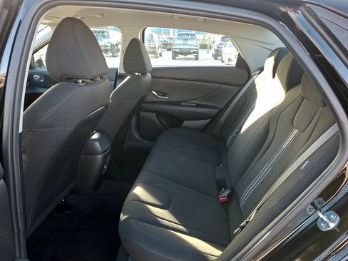 Used 2024 Hyundai Elantra SEL image 10