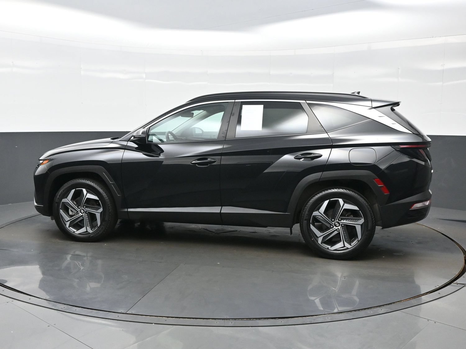 Certified 2023 Hyundai Tucson SEL w/ Convenience Package AWD/4WD image 3