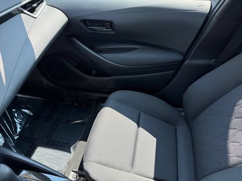 Used 2025 Toyota Corolla LE w/ LE Premium Package FWD image 30