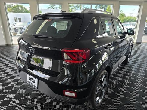 New 2026 Hyundai Venue SEL FWD image 3