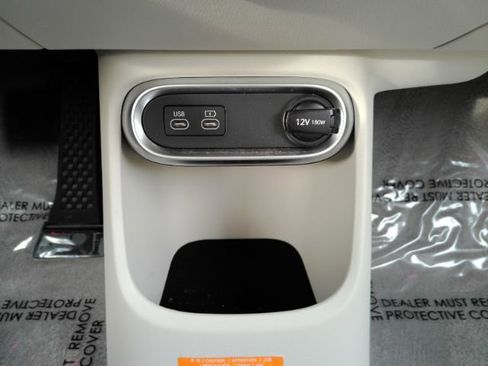 Used 2024 Genesis GV60 RWD image 49