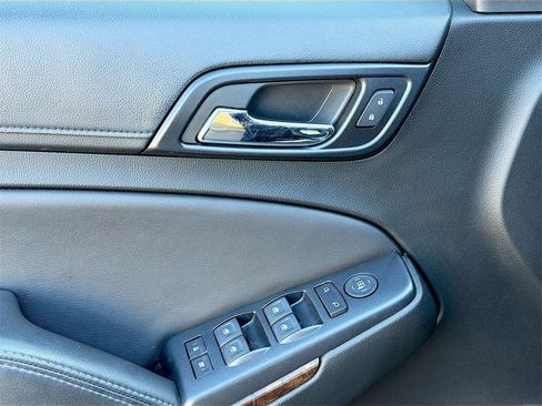 Used 2017 Chevrolet Suburban LS image 13