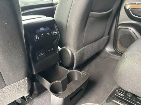 Used 2023 GMC Acadia SLE w/ Driver Convenience Package image 40