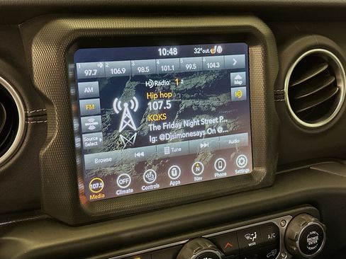 Used 2023 Jeep Wrangler Sahara w/ Cold Weather Group image 21