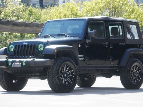 Used 2016 Jeep Wrangler Unlimited Sport w/ Max Tow Package AWD/4WD image 3