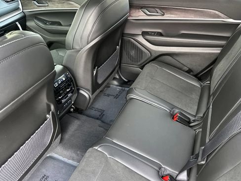 New 2026 Jeep Grand Cherokee L 4WD image 4