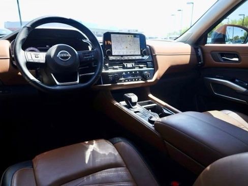 Used 2023 Nissan Pathfinder Platinum AWD/4WD image 9