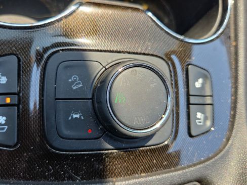 Used 2023 GMC Acadia AT4 w/ Technology Package AWD/4WD image 23