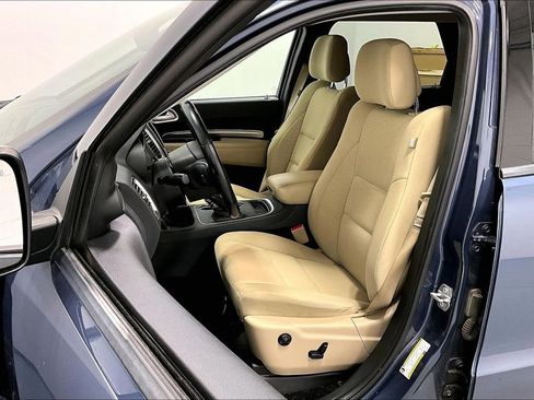 Used 2019 Dodge Durango SXT image 32