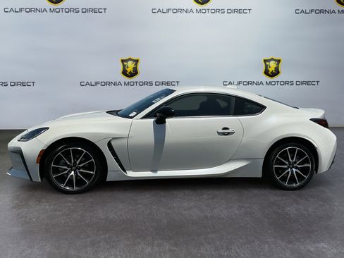 Used 2022 Toyota GR86 w/ ALL Weather Mat Package (TMS) RWD image 8