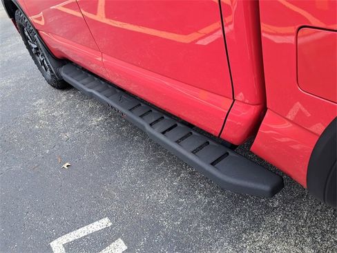 Used 2021 Nissan Titan PRO-4X w/ Pro-4x Convenience Package image 9