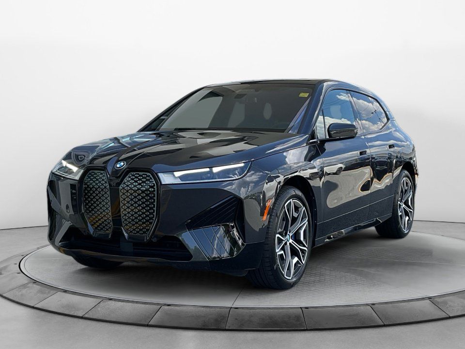Used 2024 BMW iX xDrive50 w/ Premium Package AWD/4WD image 3