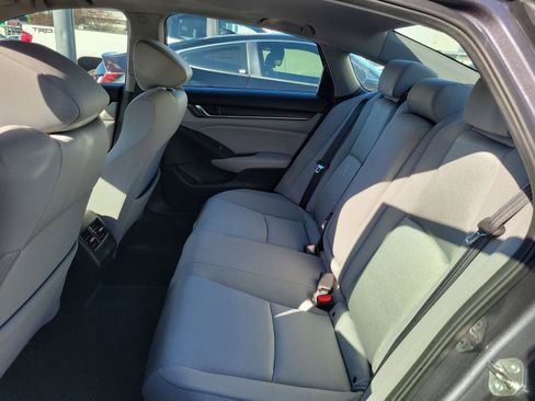 Used 2018 Honda Accord EX image 12