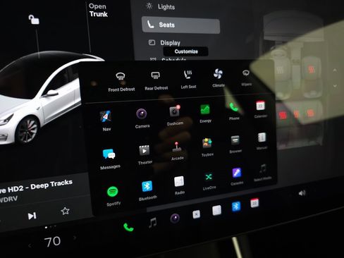 Used 2019 Tesla Model 3 Performance image 23