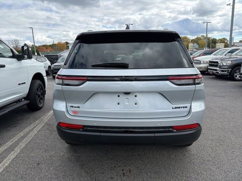 New 2025 Jeep Grand Cherokee Limited w/ Black Appearance Package image 4