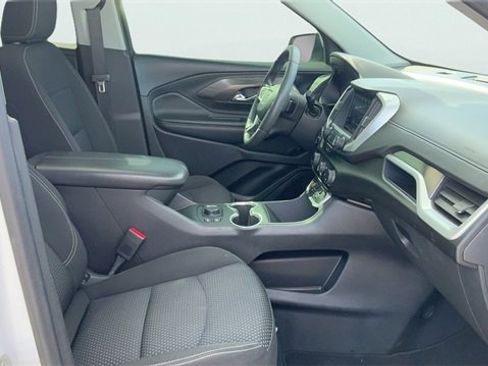 Used 2022 GMC Terrain SLE w/ Driver Convenience Package image 10