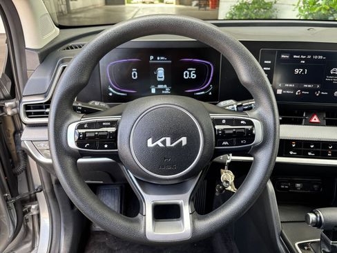 Used 2025 Kia Sportage LX FWD image 27