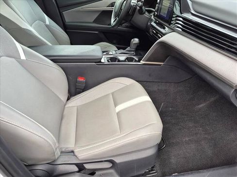 Used 2025 Toyota Camry SE w/ Convenience Package FWD image 19