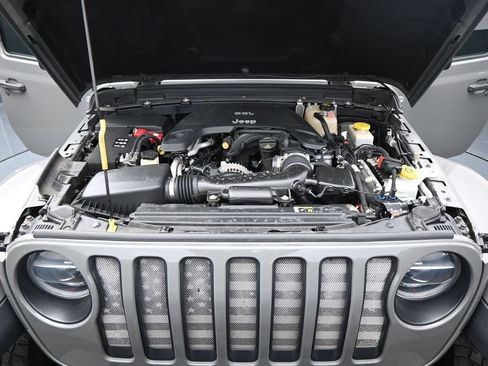 Used 2018 Jeep Wrangler Unlimited Sahara w/ Quick Order Package 24M Moab AWD/4WD image 28