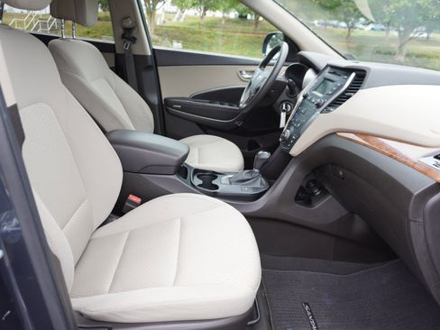 Used 2015 Hyundai Santa Fe GLS image 21