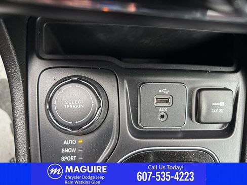 Used 2019 Jeep Cherokee Limited AWD/4WD image 28