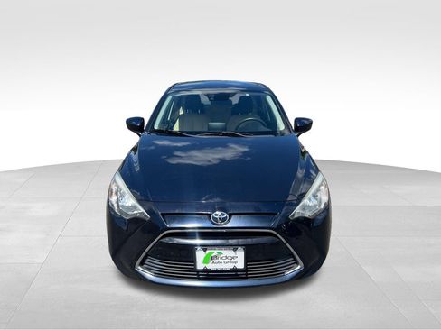 Used 2017 Toyota Yaris iA FWD image 2