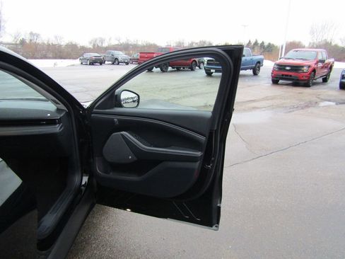 Used 2025 Ford Mustang Mach-E Premium image 35