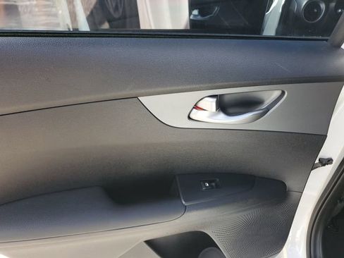 Used 2020 Kia Forte LXS image 9