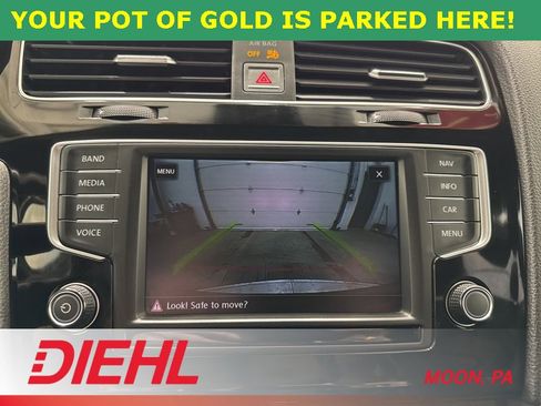 Used 2017 Volkswagen Golf R 4-Door image 30