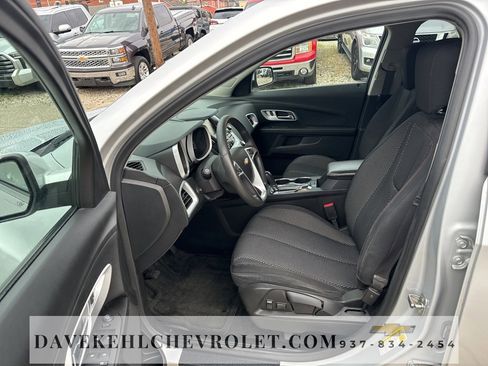 Used 2017 Chevrolet Equinox LT image 10