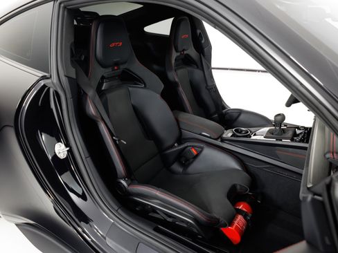 Used 2025 Porsche 911 GT3 RWD image 37