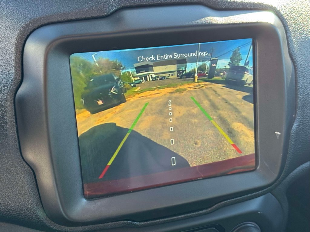 Used 2021 Jeep Renegade Limited w/ Sun & Sound Group AWD/4WD image 27