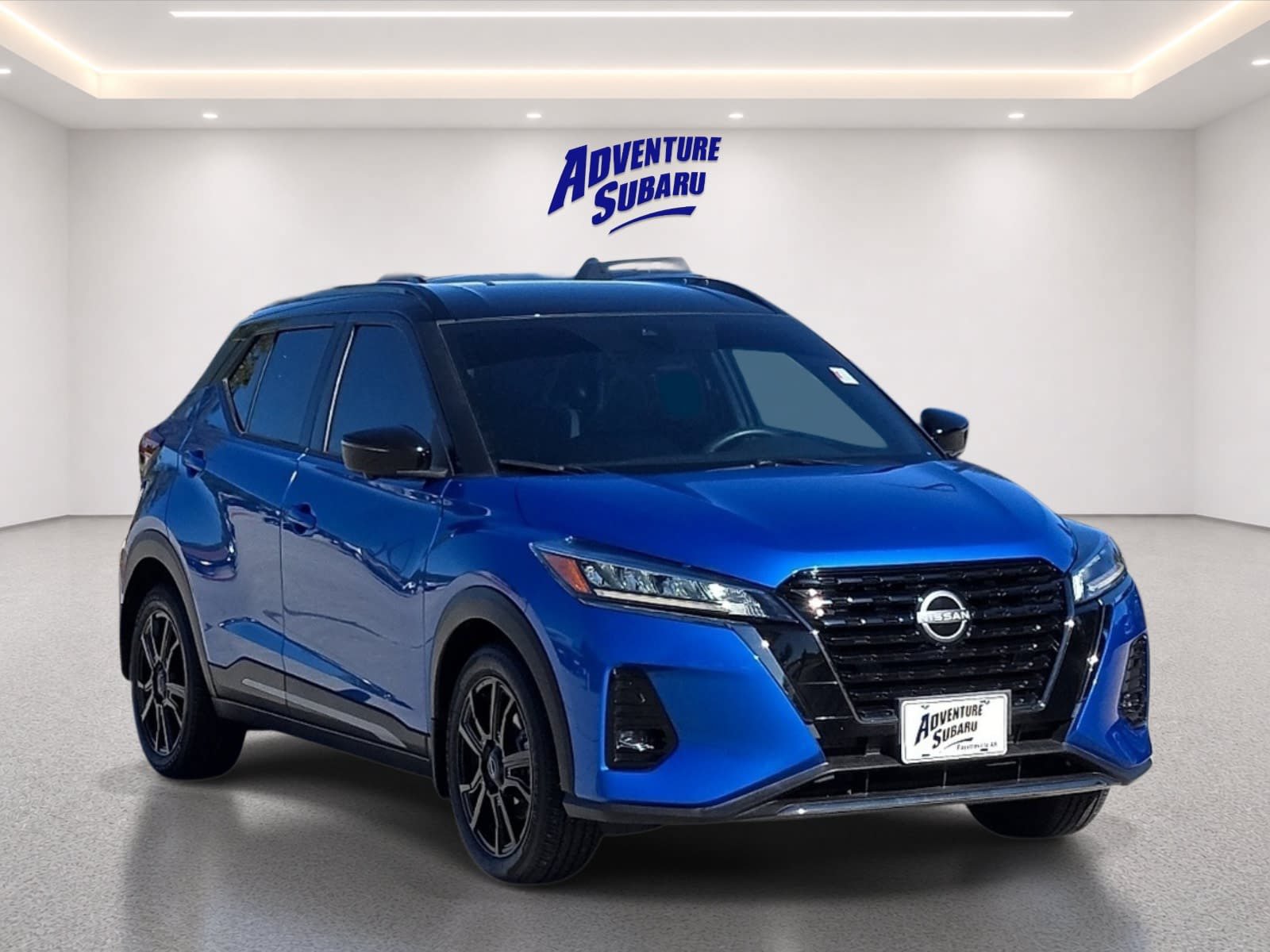 Used 2023 Nissan Kicks SR w/ SR Premium Package FWD image 1