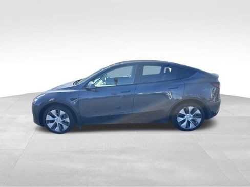 Used 2022 Tesla Model Y Long Range AWD/4WD image 6