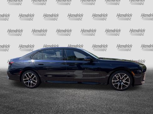 Used 2023 BMW 760i xDrive AWD/4WD image 11