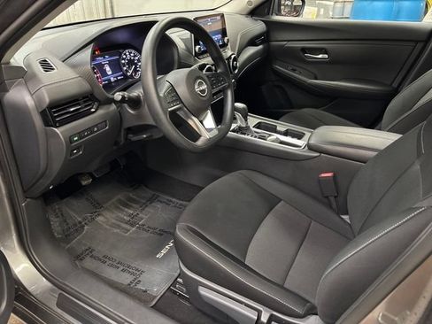 Used 2025 Nissan Sentra SV FWD image 10