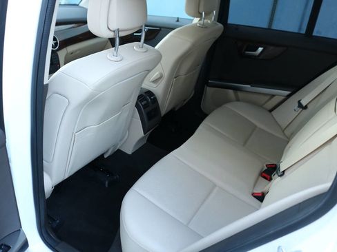 Used 2015 Mercedes-Benz GLK 350 GLK 350 4MATIC AWD 4dr SUV image 12