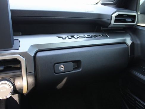 Used 2025 Toyota Tacoma Limited image 31