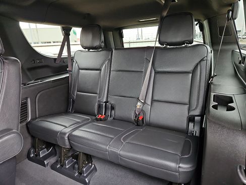 Used 2025 GMC Yukon XL Denali image 9