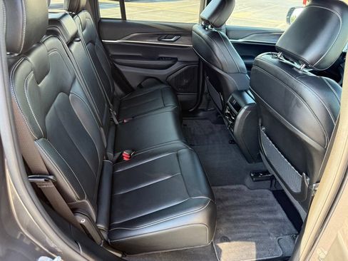 Used 2025 Jeep Grand Cherokee Limited RWD image 37