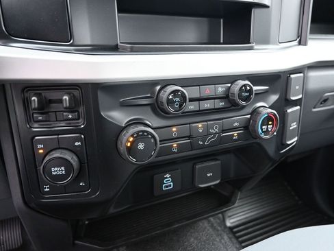 New 2026 Ford F350 XL w/ XL Chrome Package image 22