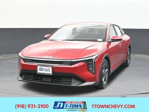 Used 2025 Kia K4 FWD image 3