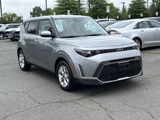 Used 2024 Kia Soul LX w/ Option Group 015 FWD video 1