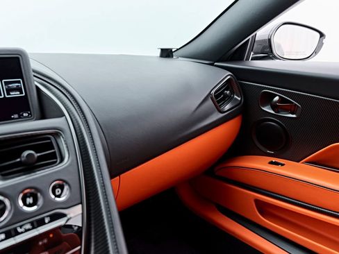Used 2023 Aston Martin DBS Coupe RWD image 89