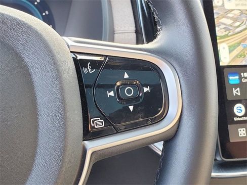 Used 2025 Volvo XC90 B6 Plus image 21