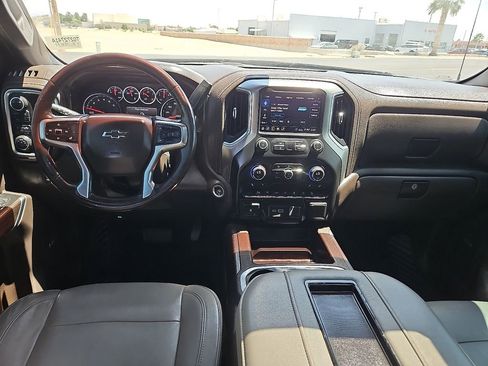Used 2020 Chevrolet Silverado 1500 RST w/ Texas Edition AWD/4WD image 11