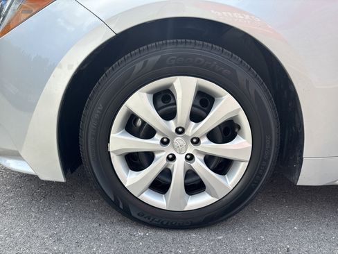 Used 2024 Toyota Corolla LE FWD image 11