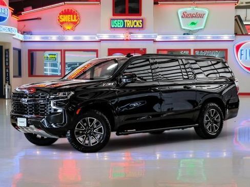 Used 2023 Chevrolet Suburban Z71 w/ Z71 Off-Road Package AWD/4WD image 2
