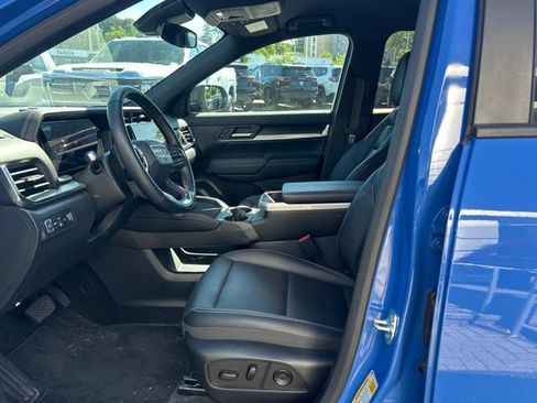 Used 2026 GMC Terrain Elevation w/ Elevation Premium Package AWD/4WD image 9